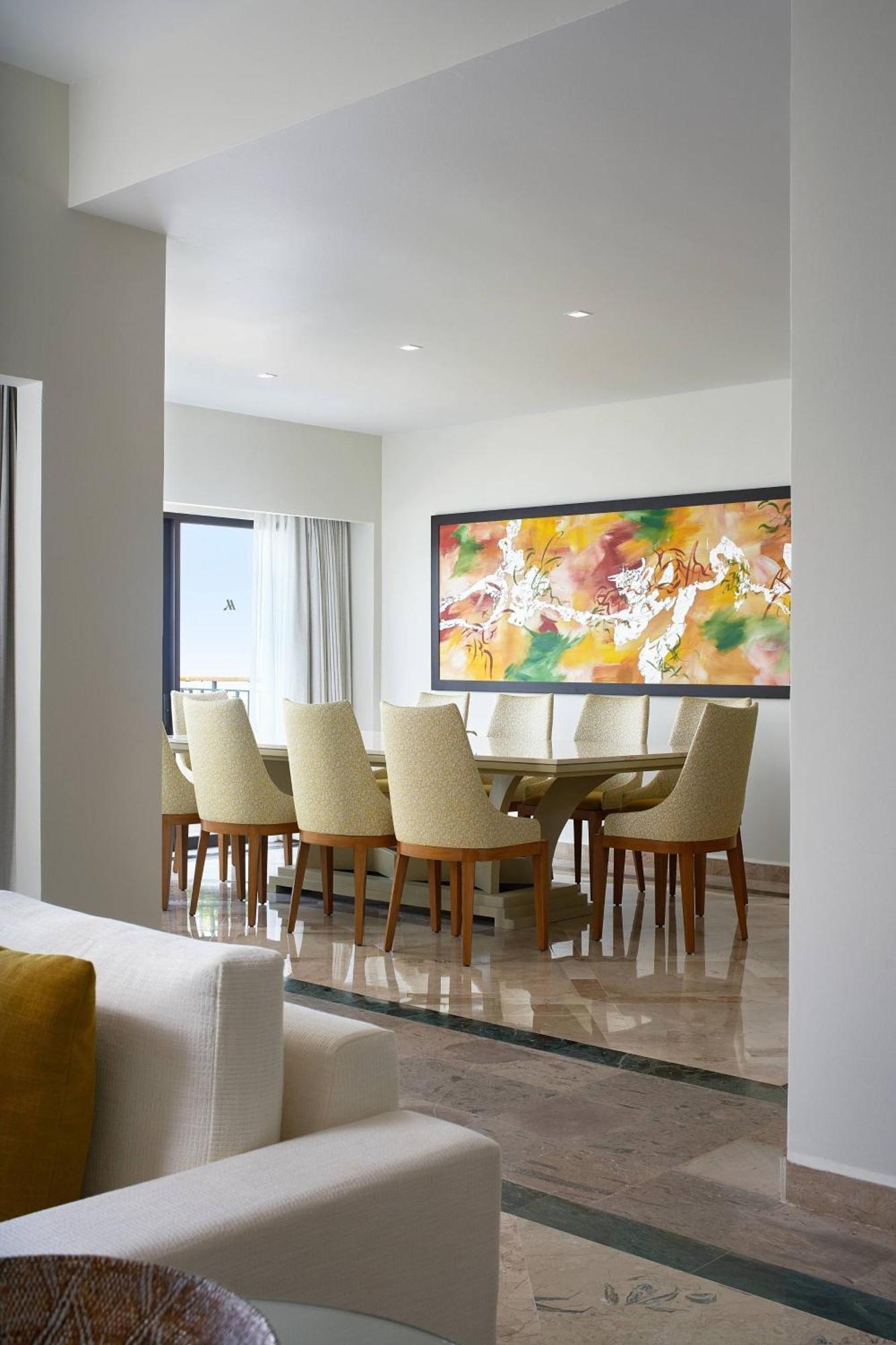 1 Bedroom Presidential Suite 1 King Oceanfront Terrace
